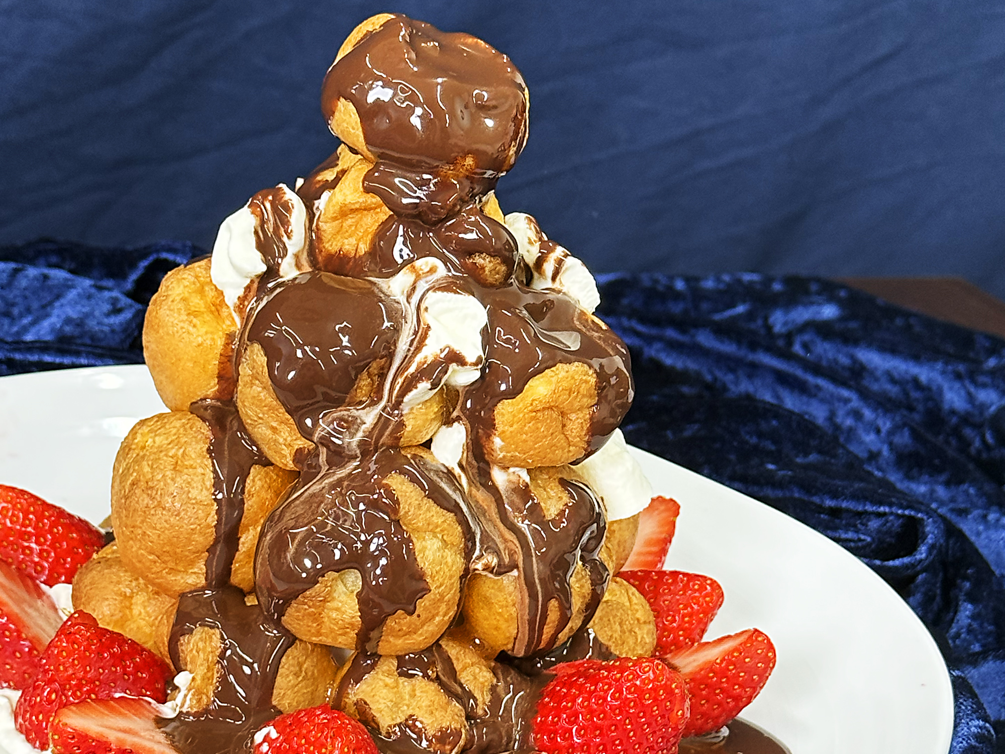 キャビアスイーツ Celebration caviar sweets 合格おめでとうクロカンブッシュ